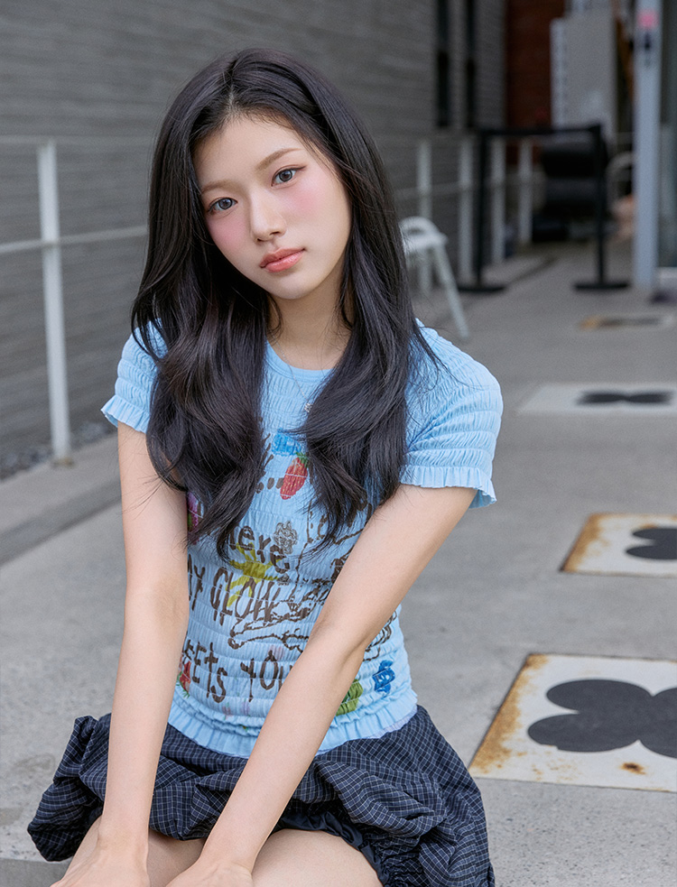 hand made Magic Cool Wig) layered slick cut Medium Rosalie (Misty)